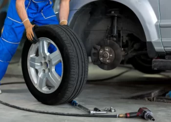 mobile-puncture-shops-becoming-more-popular-among-locals