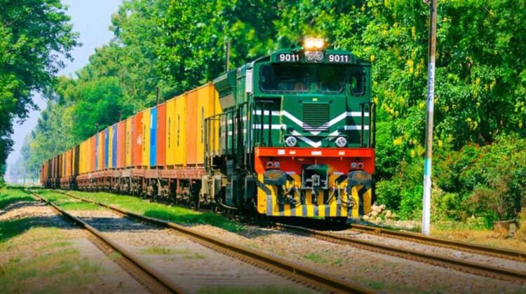 railway-minister-reduces-10-to-15-freight-train-fares