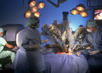 pkli-become-pakistan-1st-hospital-to-have-robotic-surgery