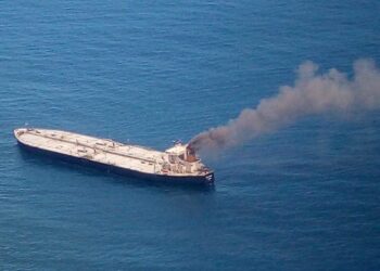 Ship carrying 1.5 mn liter illegal fuel confiscated by Iran