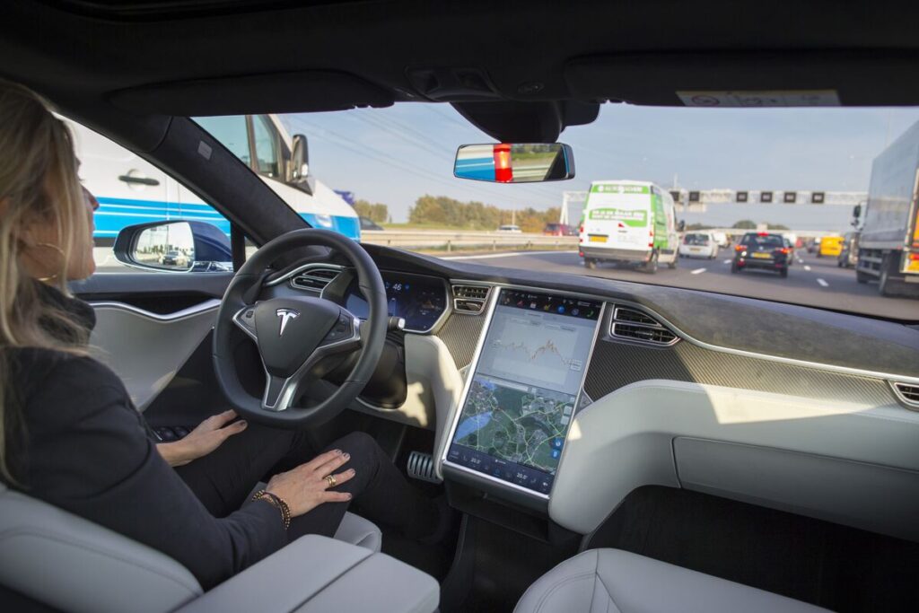 tesla-will-launch-full-self-drive-technology-by-end-of-23