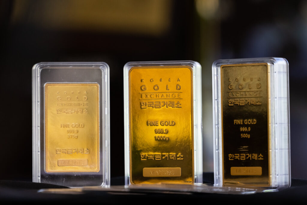 gold-values-are-falling-all-eyes-on-interest-rate