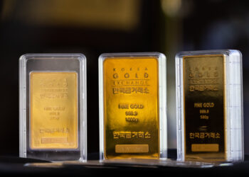 gold-values-are-falling-all-eyes-on-interest-rate