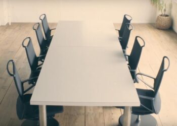 nissans-self-parking-chairs-automatically-return