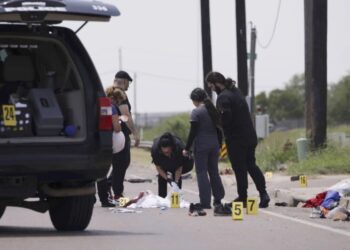 8 dead as SUV ploughs into a crowd near a Texas shelter