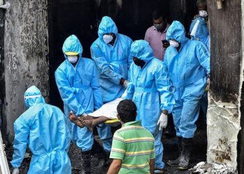 an-industrial-gas-leak-killed-11-people-in-city-of-india