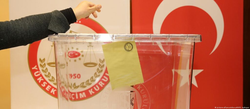 Erdogan leads in election, run-off voting likely on 28 May