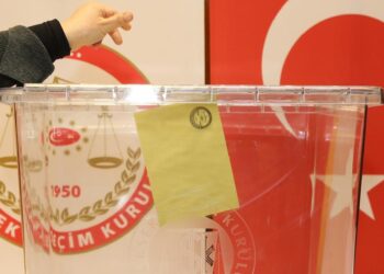 Erdogan leads in election, run-off voting likely on 28 May