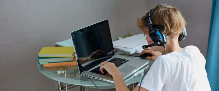 Study finds Top 10 countries with the most screen time