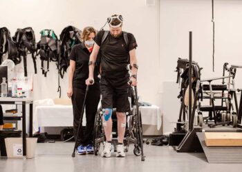 technology-in-2023-helped-the-paralyzed-man-to-walk-again