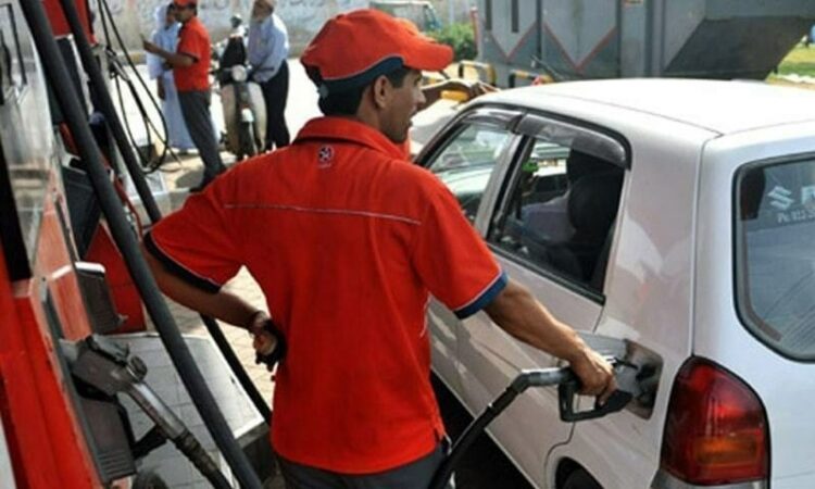 govt-intends-to-reduce-the-cost-of-petrol-for-small-cars