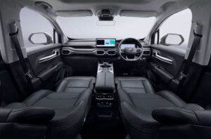 proton-unveils-large-luxurious-suv-in-malaysia