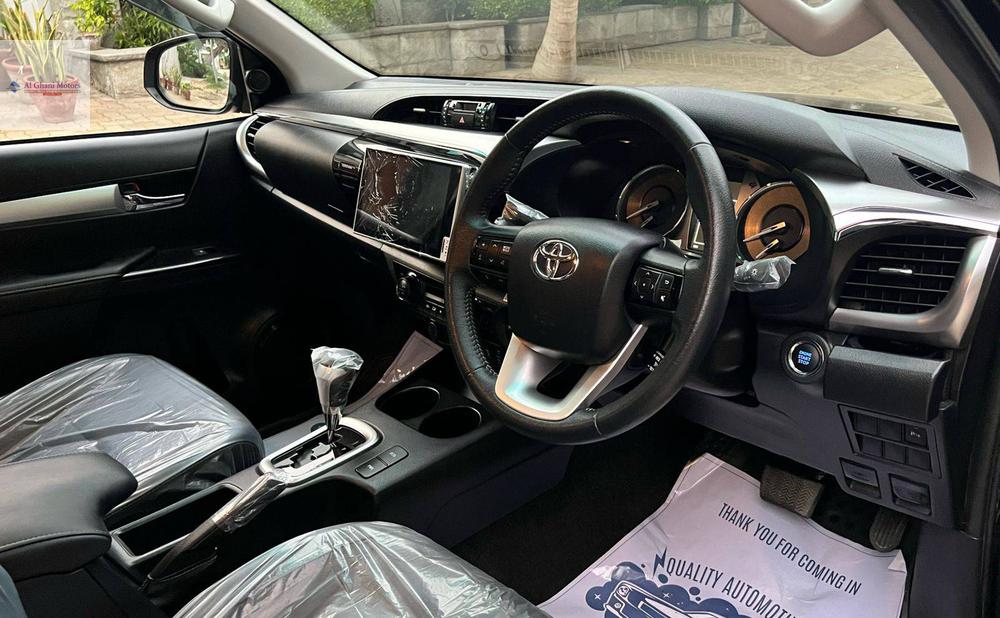 toyota-revo-rocco-price-in-pakistan