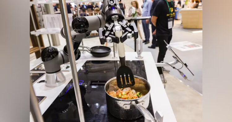 a-cooking-robot-was-unveiled-at-world-catering-expo