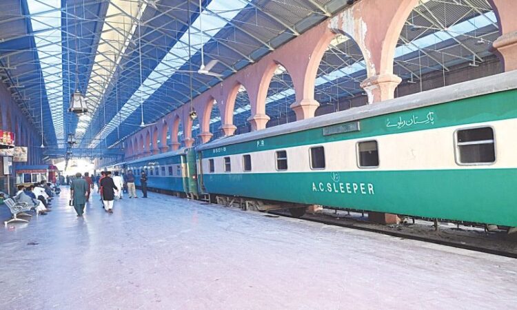 pakistan-railways-slashed-33-discount-on-fares-on-eid