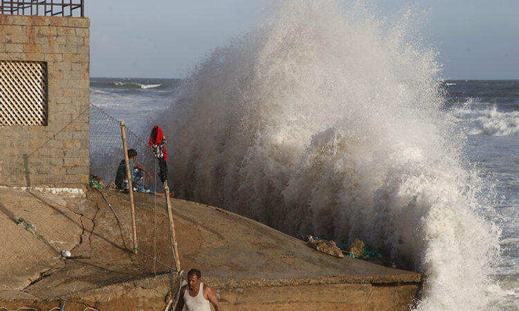 sea-level-of-karachi-rise-as-biparjoy-is-just-450-km-away
