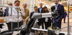 a-cooking-robot-was-unveiled-at-world-catering-expo