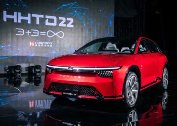 iphone-maker-foxconn-will-shift-its-focus-to-automobiles