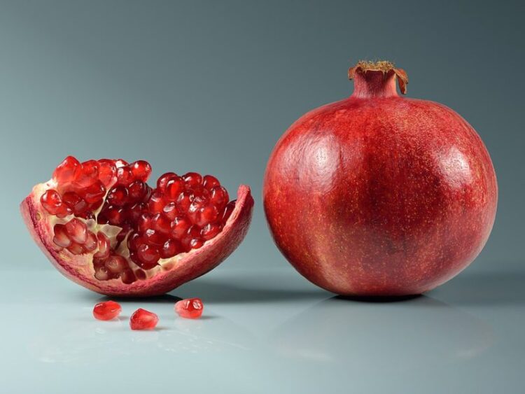 afghanistan-exports-pomegranate-juice-for-1st-time-to-us
