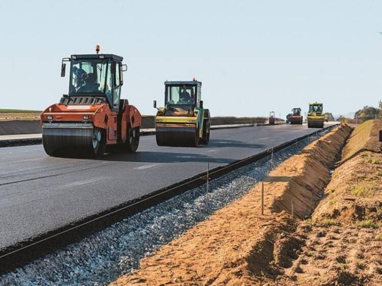 First 2.5 ton plastic recycled fine road made in Karachi