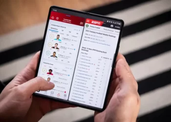 Gmail redesigned 12L to work better with foldable phones