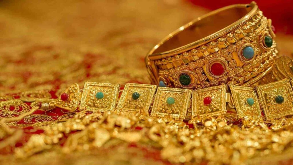 gold-prices-fell-by-rs-10000-per-tola-in-just-2-days