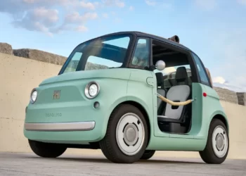 little-fiats-e-v-from-italy-has-a-built-in-shower-in-it