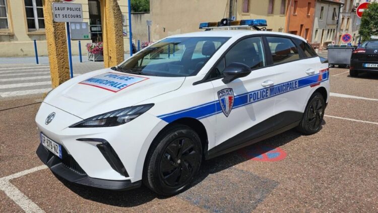 mg-new-electric-hatchback-large-fleet-for-european-police