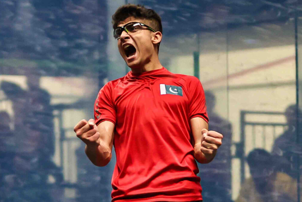 hamza-khan-gets-rs-10m-for-winning-world-jr-squash-title
