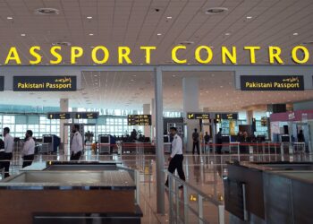 Pakistanis travel ban without Polio Vaccine suggested by WHO