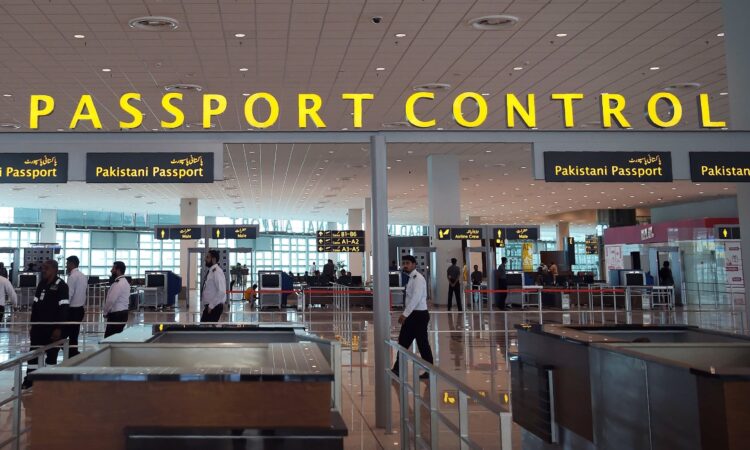Pakistanis travel ban without Polio Vaccine suggested by WHO