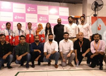 daraz-introduces-female-riders-to-their-delivery-fleet-marks