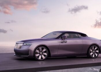 rolls-royce-introduces-the-mesmerising-gemstone-droptail