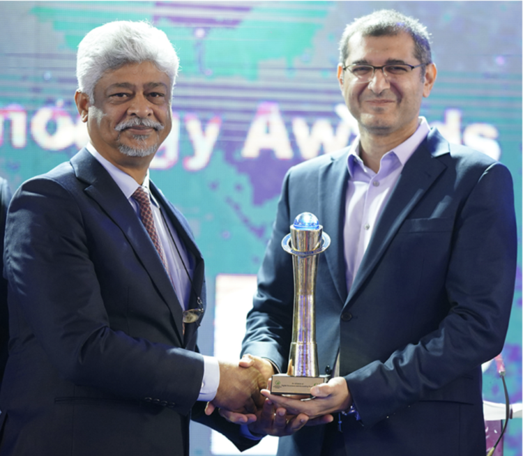 meezan-bank-wins-1st-prize-at-icap-digital-technology-awards