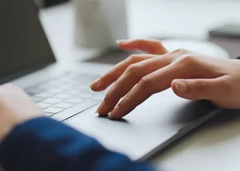 (Window 11 not) allowing two-finger scrolling? Here's (how to resolve) the problem