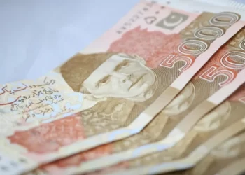 ban-on-rs-5000-note-news-is-fake-information-ministry