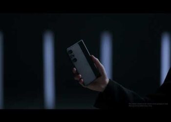 tecnos-new-concept-phone-can-slides-its-screen-to-back