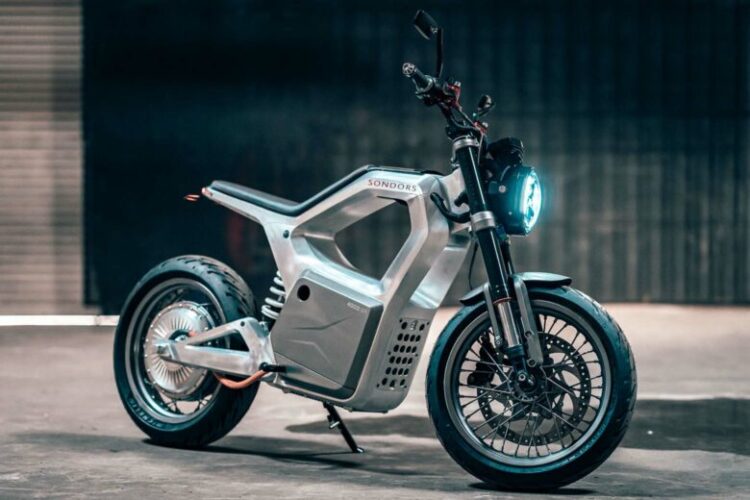 crown-introduces-electric-bike-and-e-scooter-in-pakistan