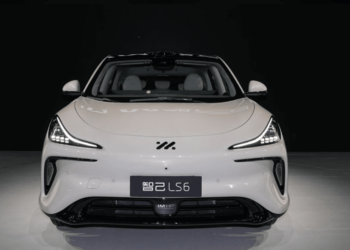 new-electric-car-im-ls6-now-available-for-buying-in-china