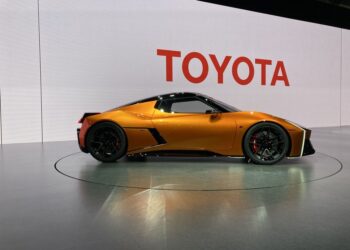 toyota-introduces-ft-se-electric-concept-at-japan-mobility