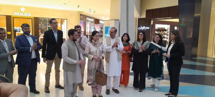 cdc-partnered-with-amcs-organized-world-investor-weekend-23