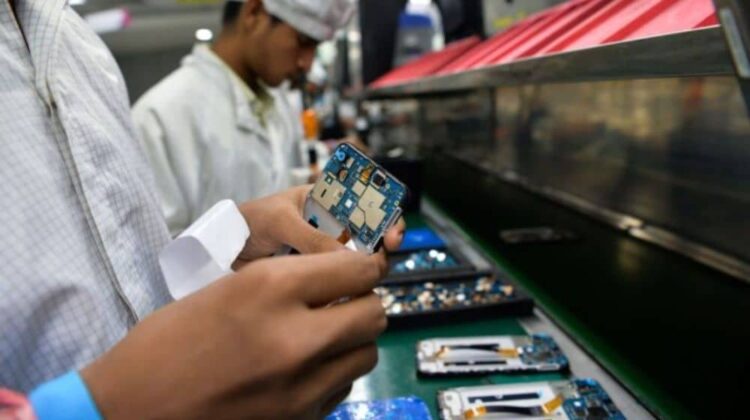 govt-is-making-a-new-policy-for-mobile-phones-manufacturing