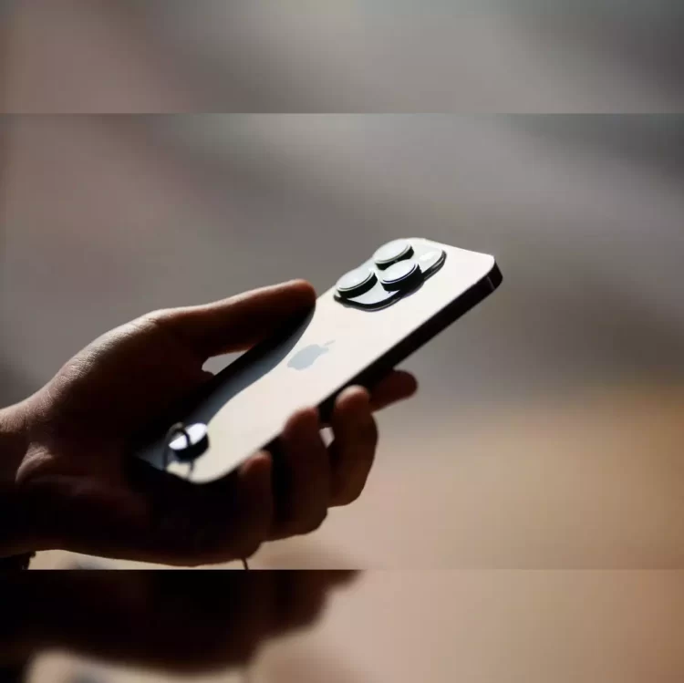 govt-issued-warning-to-iphone-users-from-hackers-in-pak