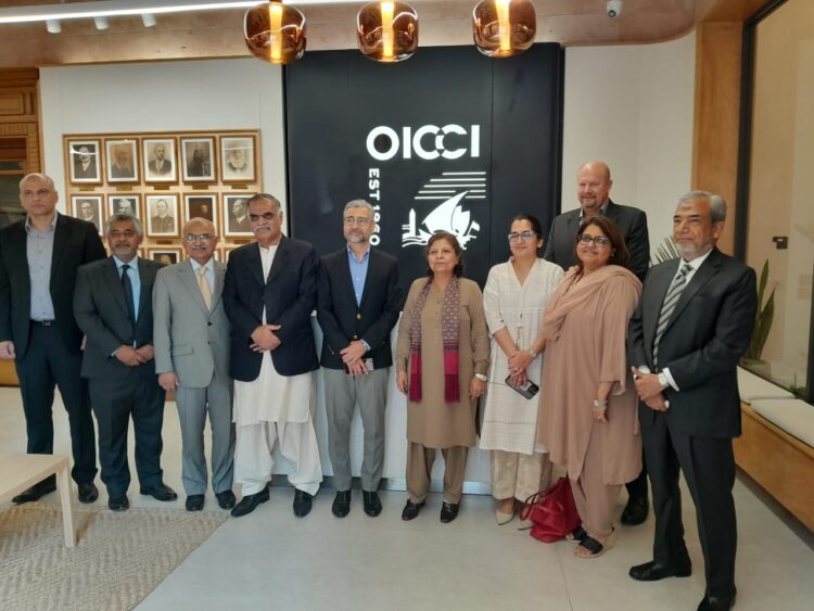 finance-minister-says-govt-ready-to-ease-foreign-investors