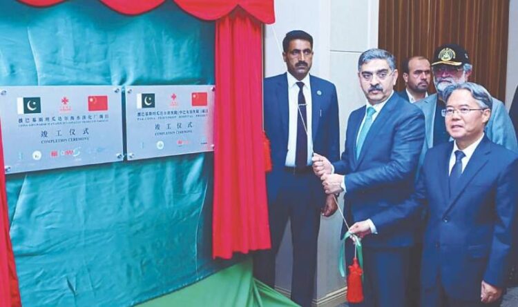 pm-kakar-induct-a-hospital-and-desalination-plant-in-gwadar