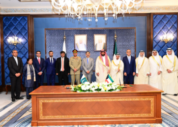 pak-and-kuwait-signs-multi-billion-dollar-investment-deals