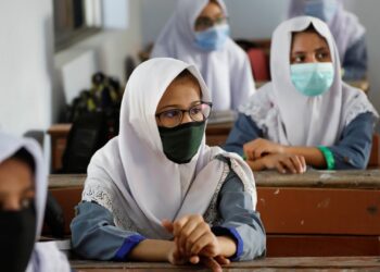 students-across-pakistan-to-get-eight-consecutive-holidays