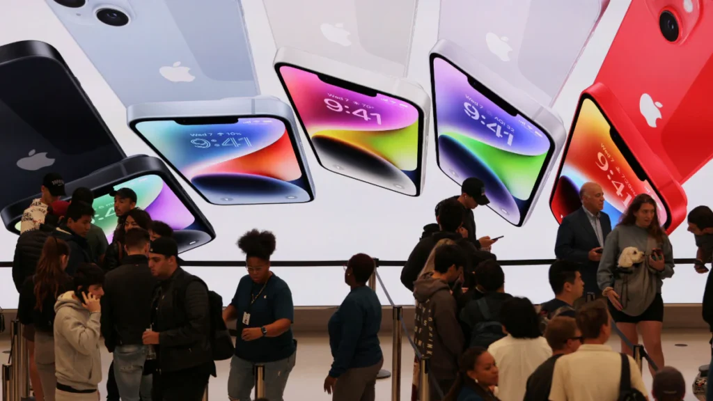 apple-expects-a-drop-in-iphone-sales