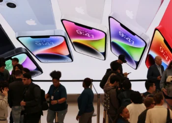 apple-expects-a-drop-in-iphone-sales