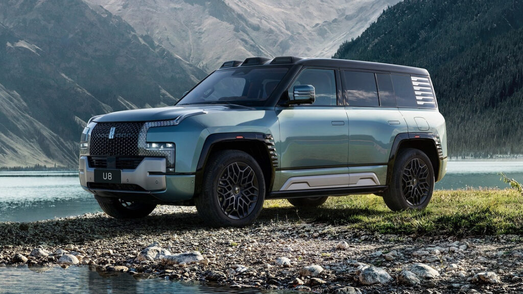 chinese-automaker-byd-reveals-a-floating-vehicle